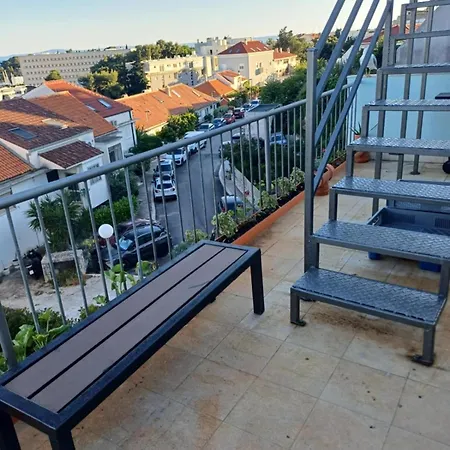 Roof Garden Center * Σπλιτ